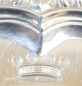 corona dettaglio inglese